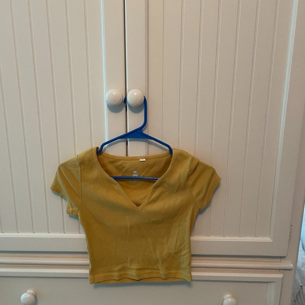Yellow PacSun crop top t-shirt